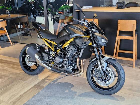 KAWASAKI Z900 